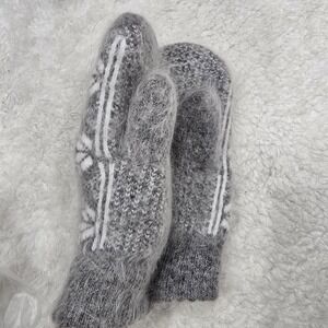 Handmade Goat Down Mittens Grey White Nordic Pattern Warm Winter Gloves One Size